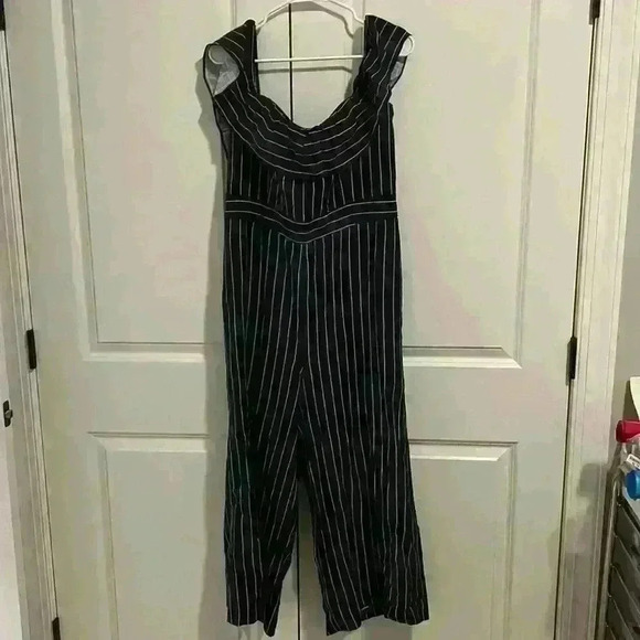Madison Navy Striped Jumpsuit size L - Picture 1 of 10